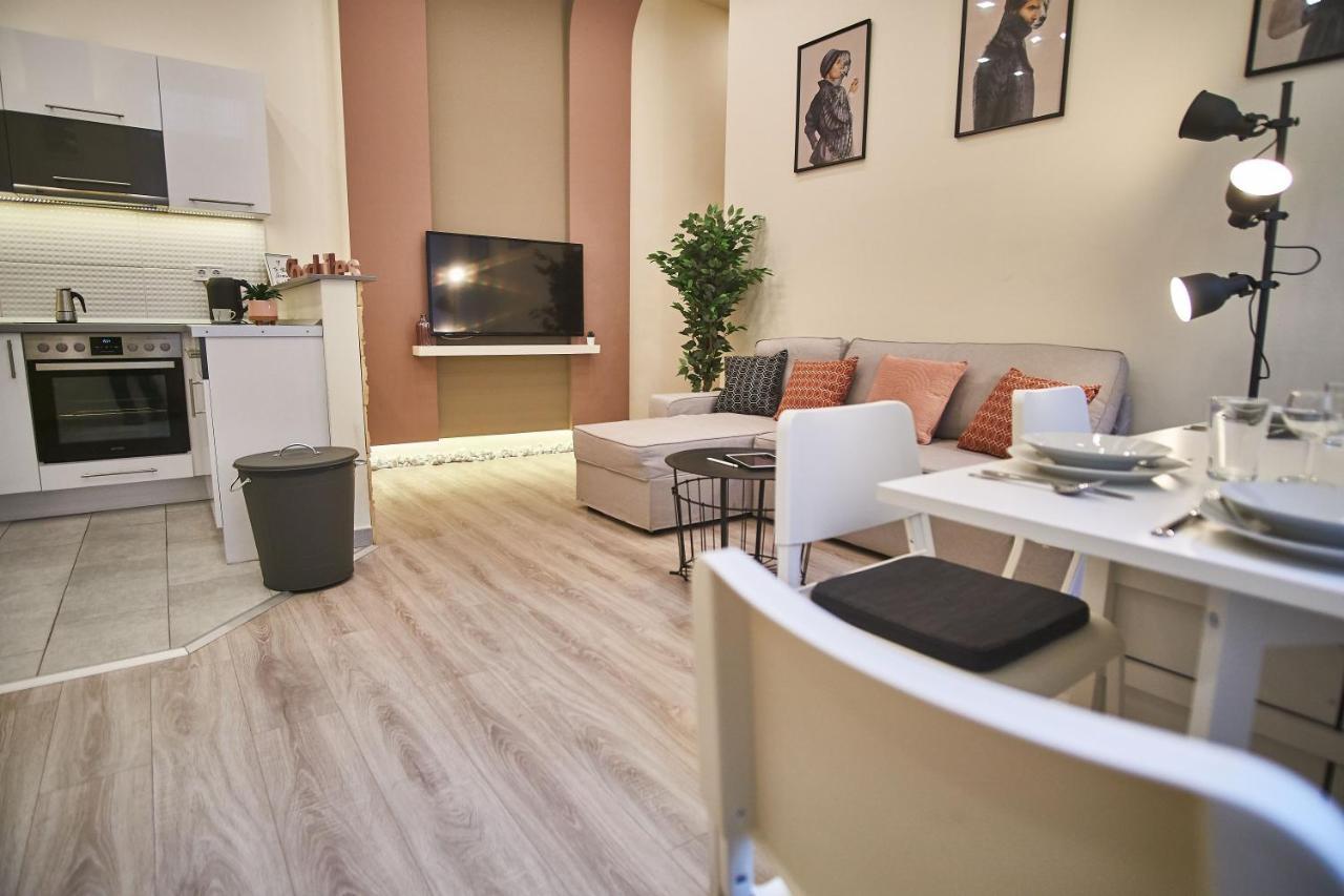 F4 Design Apartment- ブダペスト エクステリア 写真